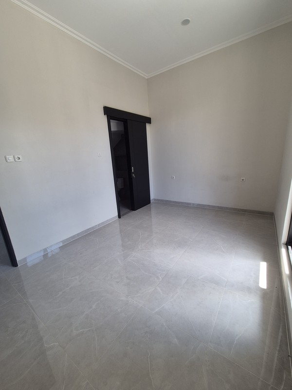 RUMAH BARU GRESS HOT MODERN MINIMALIS  SUTOREJO PRIMA, SURABAYA TIMUR