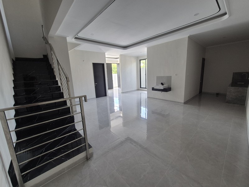 RUMAH BARU GRESS HOT MODERN MINIMALIS  SUTOREJO PRIMA, SURABAYA TIMUR