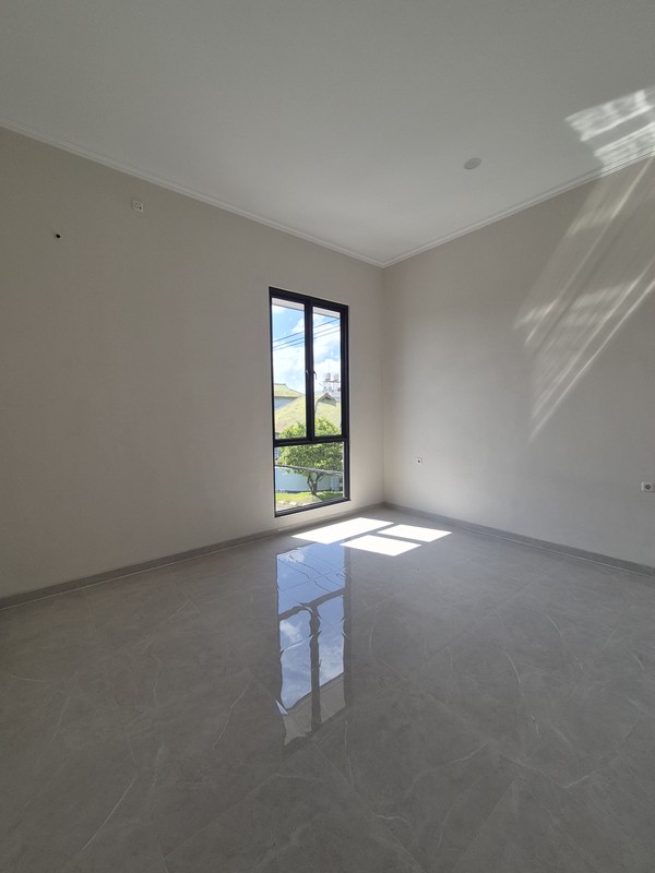 RUMAH BARU GRESS HOT MODERN MINIMALIS  SUTOREJO PRIMA, SURABAYA TIMUR