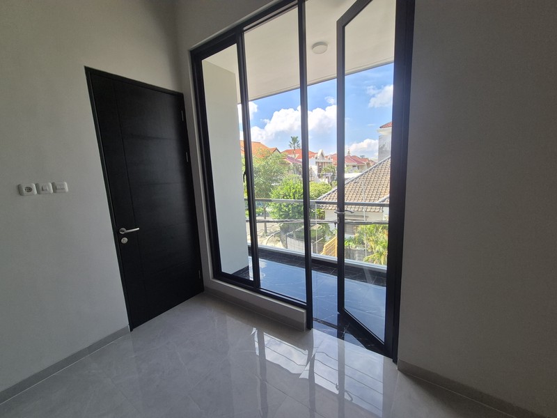 RUMAH BARU GRESS HOT MODERN MINIMALIS  SUTOREJO PRIMA, SURABAYA TIMUR