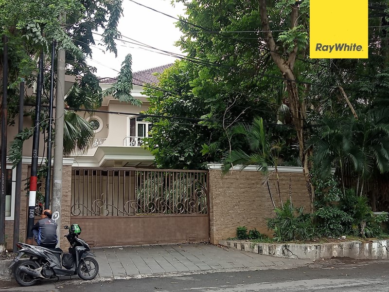 Rumah Semi Furnish Disewakan Dijalan Tegalsari Surabaya Pusat