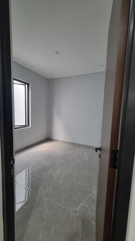 Rumah Bagus Di Jl Sutera Kirana, Cluster Sutera Kencana Alam Sutera