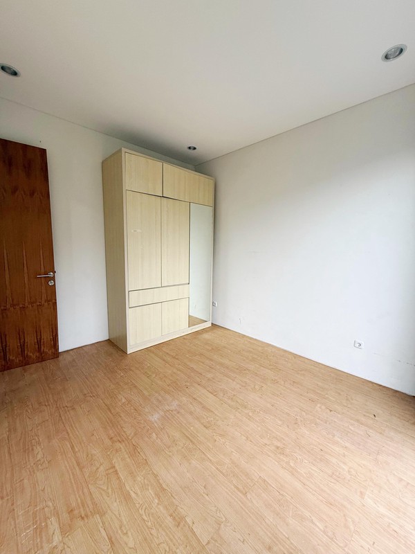 Rumah Minimalis, Bagus, siap huni, 2 lantai, lokasi strategis di Joglo