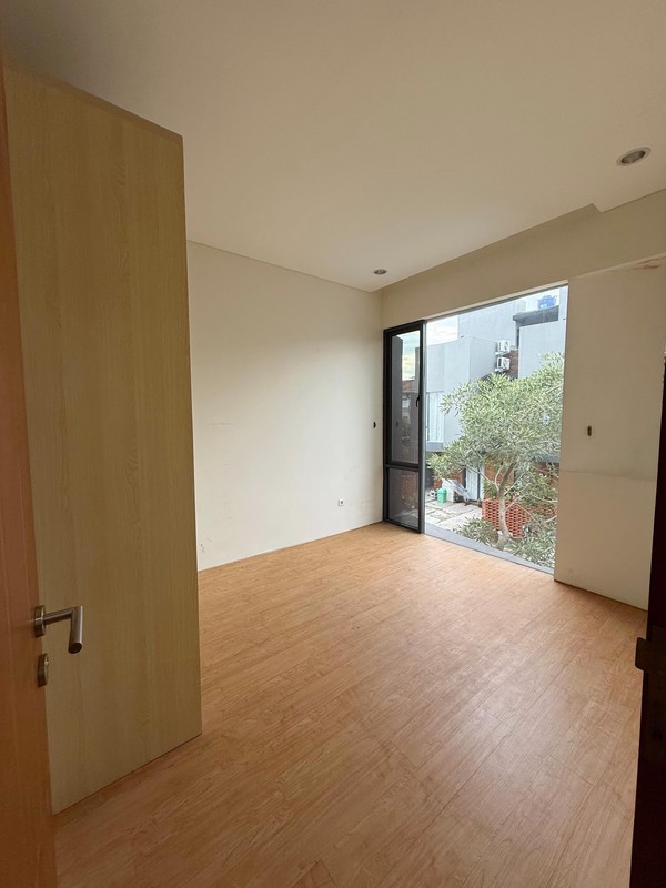 Rumah Minimalis, Bagus, siap huni, 2 lantai, lokasi strategis di Joglo