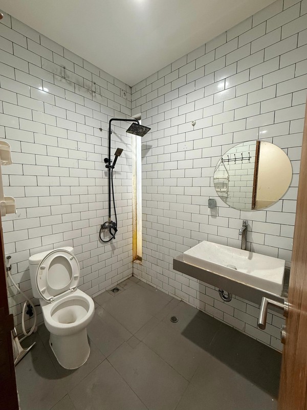 Rumah Minimalis, Bagus, siap huni, 2 lantai, lokasi strategis di Joglo