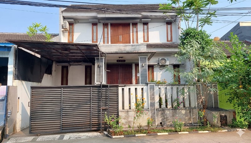 Dijual  Rumah  Siap Huni Dalam Komplek Strategis di Cinere