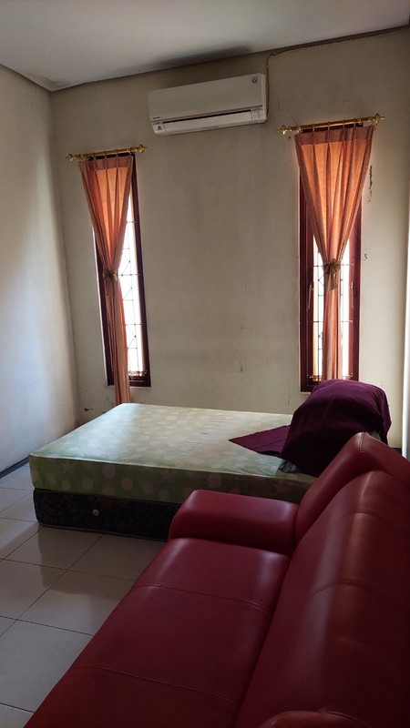 Dijual  Rumah  Siap Huni Dalam Komplek Strategis di Cinere