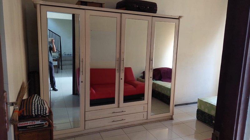 Dijual  Rumah  Siap Huni Dalam Komplek Strategis di Cinere