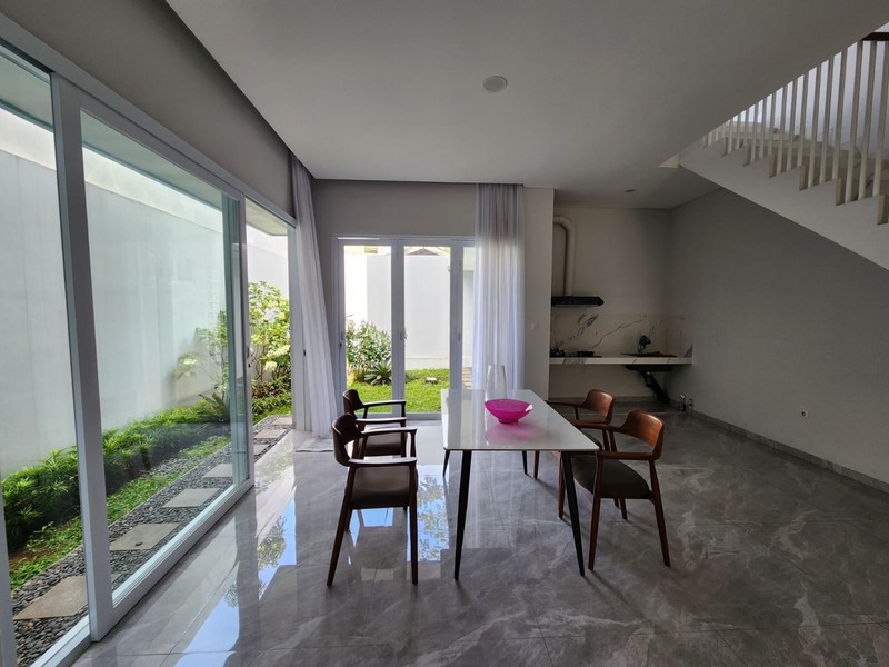 Rumah Dijual Komplek Megapolitan Cinere