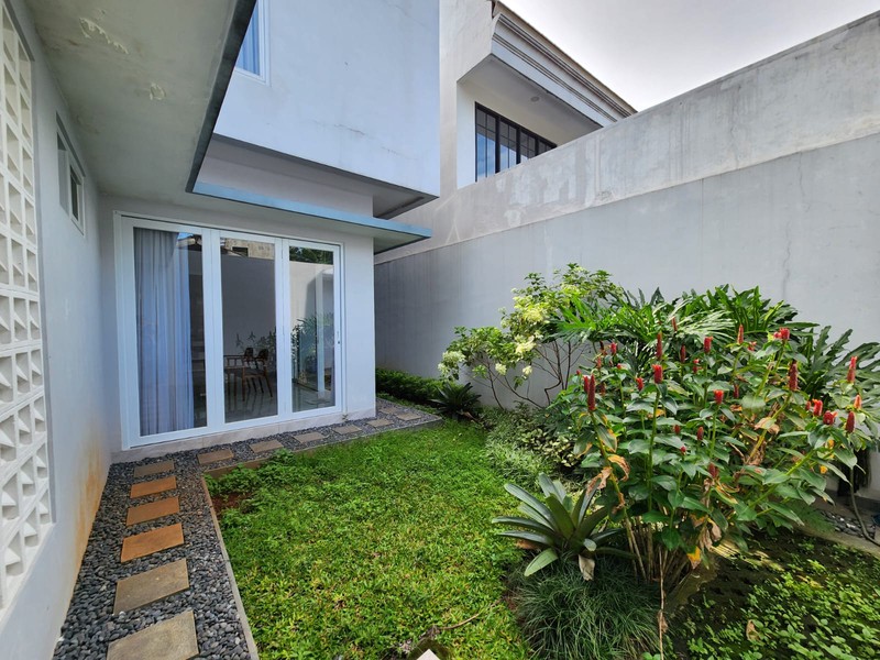 Rumah Dijual Komplek Megapolitan Cinere