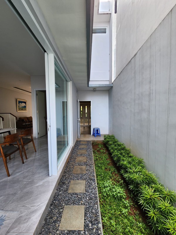 Rumah Dijual Komplek Megapolitan Cinere