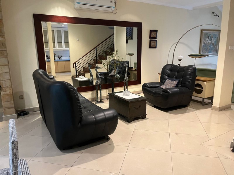 Di jual rumah cantik di kartika alam III pondok indah