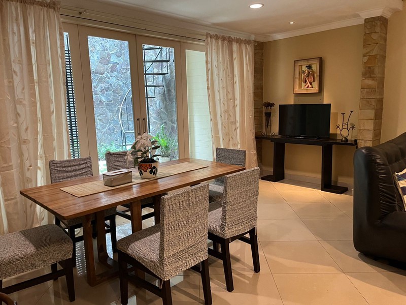 Di jual rumah cantik di kartika alam III pondok indah