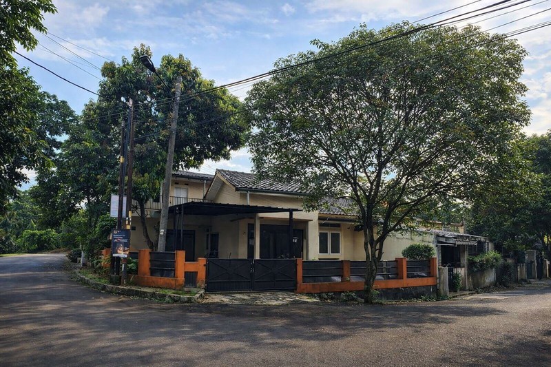 Rumah Hoek - Taman Yasmin Sektor 7 Bogor, Lokasi Depan Taman 