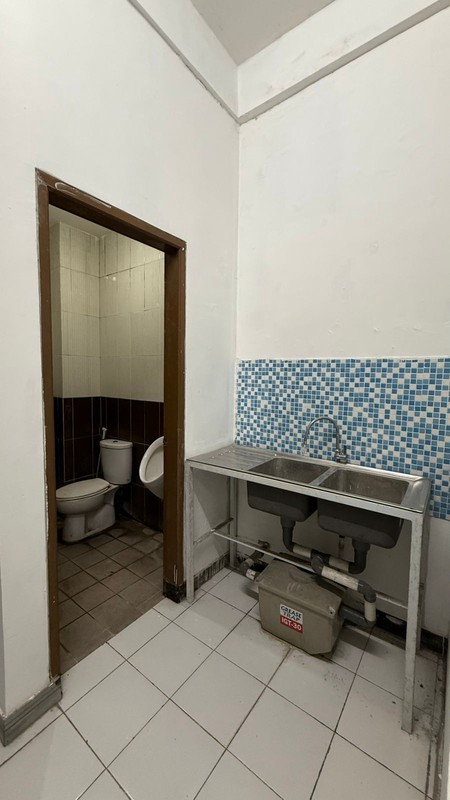 Disewakan Ruko Mega Galaxy Surabaya Timur- Hadap Nol Jalan Raya Kembar - Parkiran Mobil Luas - Lokasi Depan Toyota Auto 2000 Galaxy, Bank BCA Galaxy, Hartono Elektronik, Galaxy Mall