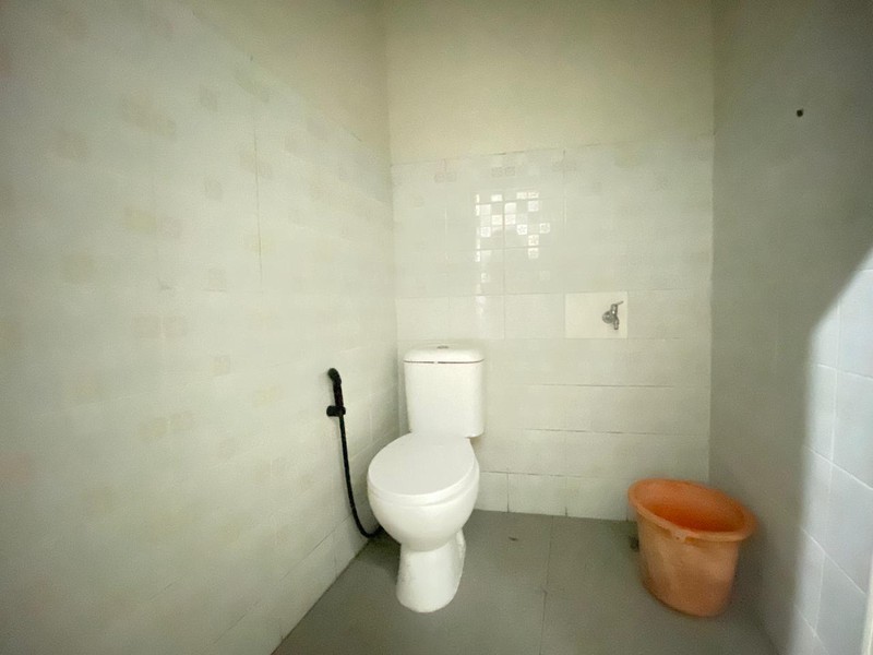 Beji kodja pinggir kampus ui kost 8 kamar persis pagar ui