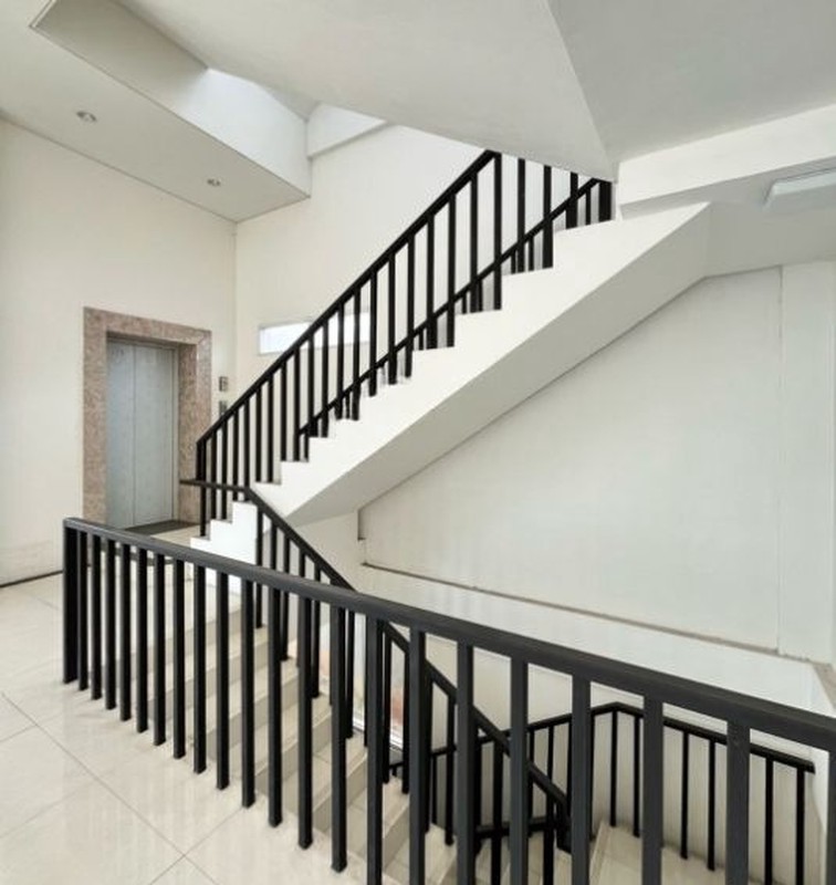 Gedung Pramuka, Dilengkapi Lift Parkir 15 mobil  Luas 759m2