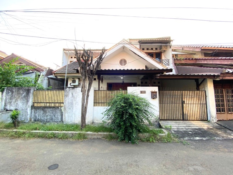 Cinere mega cinere luas 148 rumah 2 lantai dalam komplek belakang informa