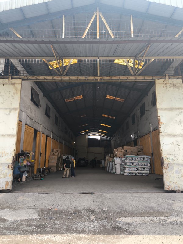 DISEWAKAN GUDANG SENTRA PERDAGANGAN JALAN TEH SURABAYA KOTA LAMA SURABAYA PUSAT 