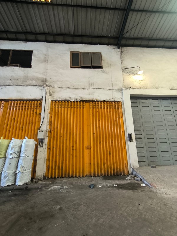 DISEWAKAN GUDANG SENTRA PERDAGANGAN JALAN TEH SURABAYA KOTA LAMA SURABAYA PUSAT 
