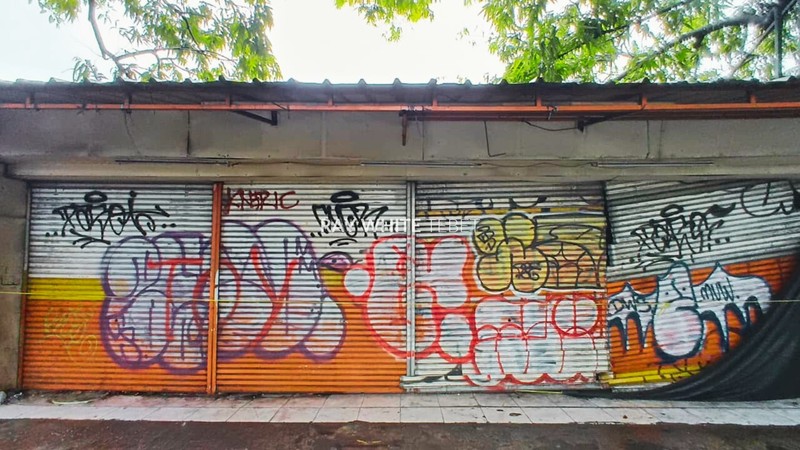 Tanah & Bangunan SHM di Sultan Iskandar Muda, Jakarta Selatan