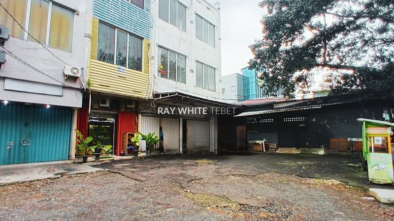 Lelang Tanah & Bangunan Semi Permanen - Pejaten Raya, Jakarta Selatan