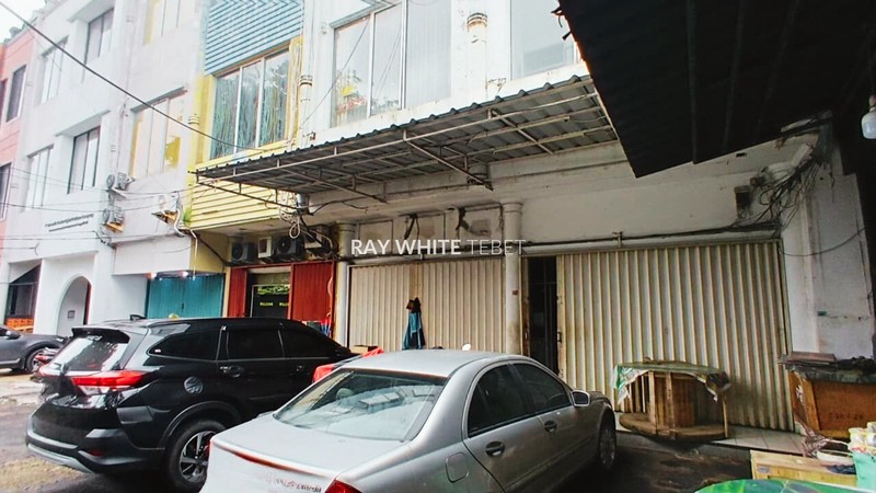 Dijual Melalui Lelang - Ruko 3 Lantai di Pejaten Raya, Jakarta Selatan