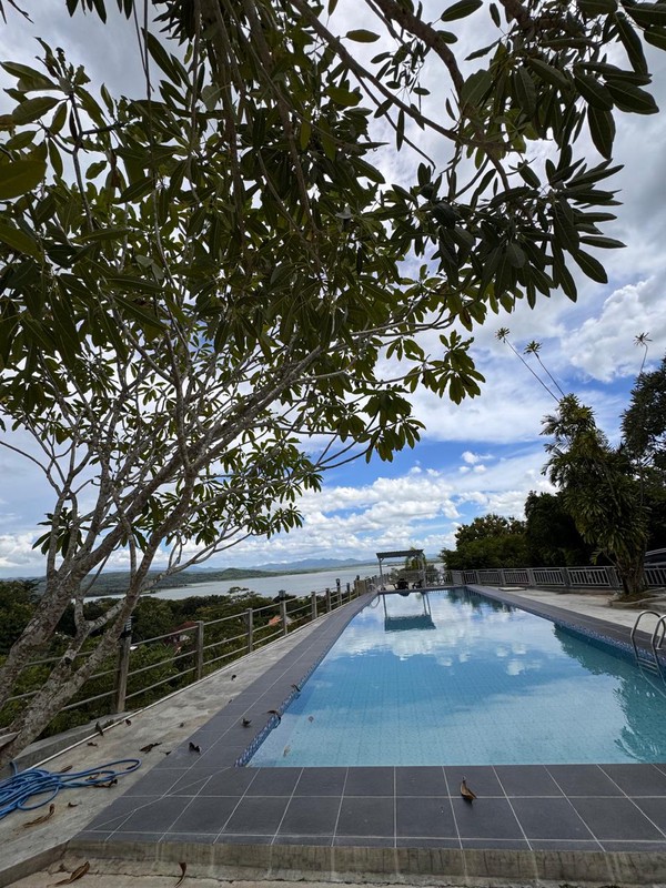 Peluang Investasi Hotel Aktif Strategis Tepat di Depan Objek Wisata Waduk Gajah Mungkur, Sendang, Wonogiri, Jawatengah