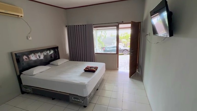 Peluang Investasi Hotel Aktif Strategis Tepat di Depan Objek Wisata Waduk Gajah Mungkur, Sendang, Wonogiri, Jawatengah