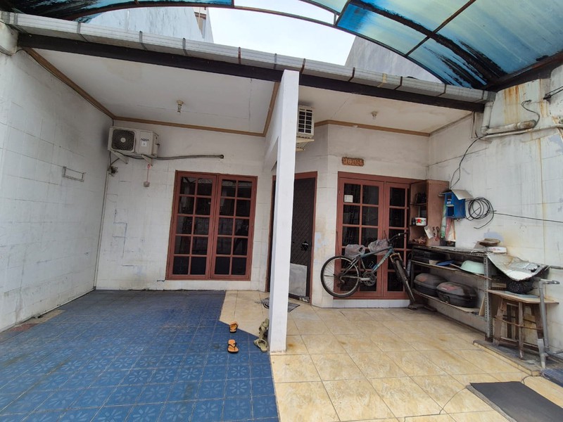 Rumah Sunter 1¼ Lantai