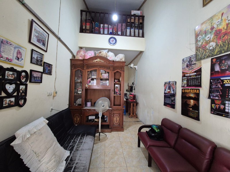 Rumah Sunter 1¼ Lantai