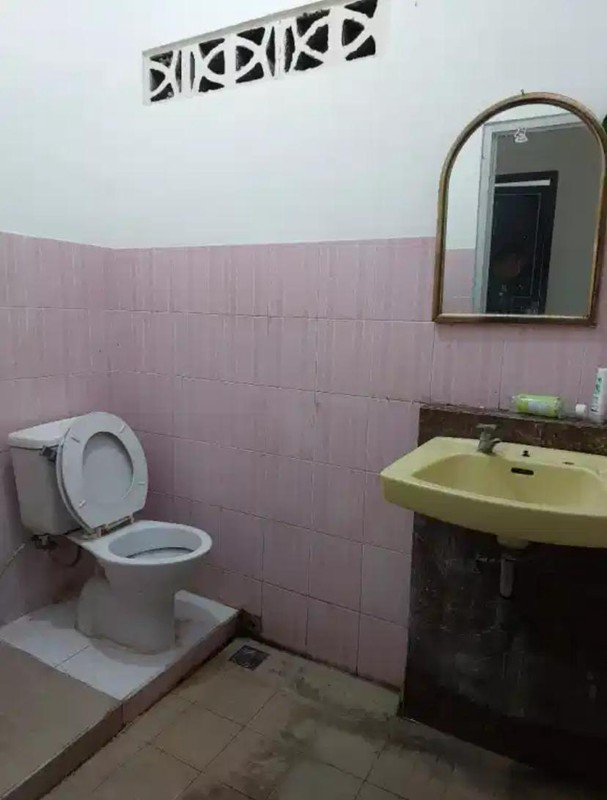 Disewakan Rumah 3 Lantai Bukit Palma Citraland Surabaya  