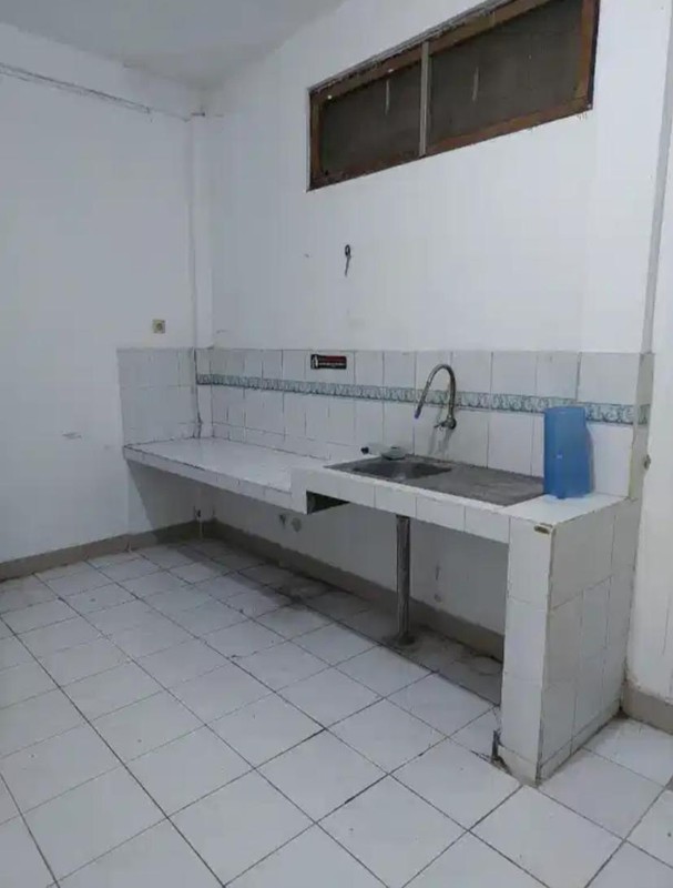 Disewakan Rumah 3 Lantai Bukit Palma Citraland Surabaya  