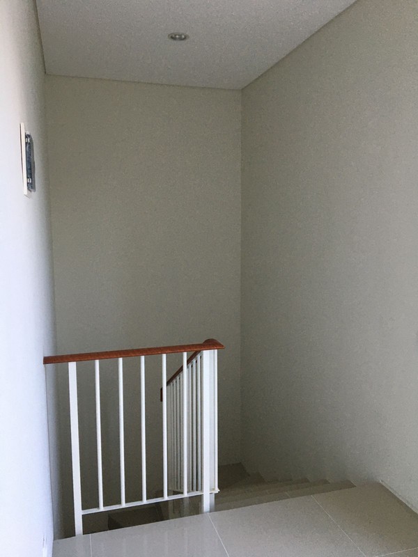 Disewakan Rumah 2 Lantai Northwest Lake Citraland Surabaya  