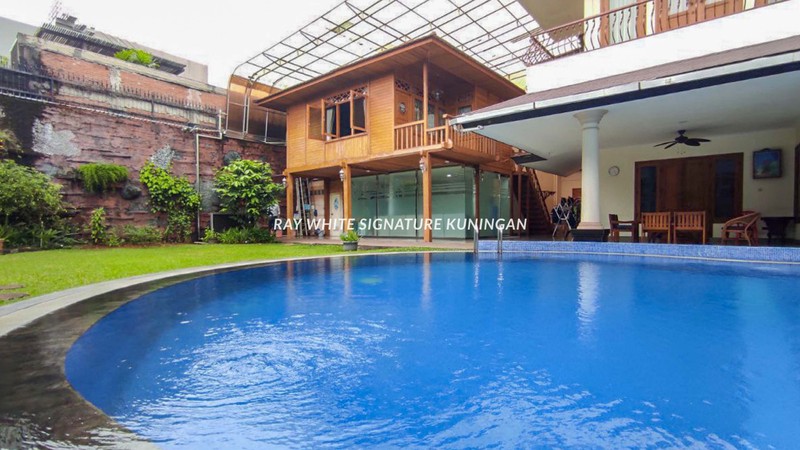 Dijual Rumah Mewah Terawat di dekat Kawasan Permata Hijau, Jakarta Selatan
