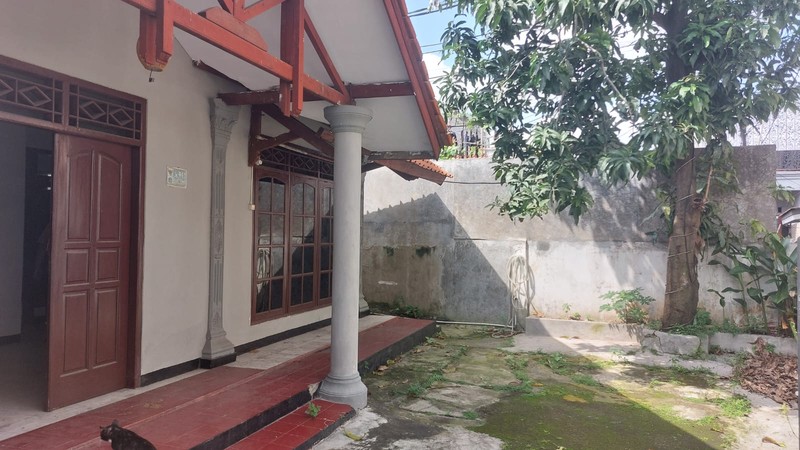 Dijual Rumah cocok utk usaha di Tanjung Barat