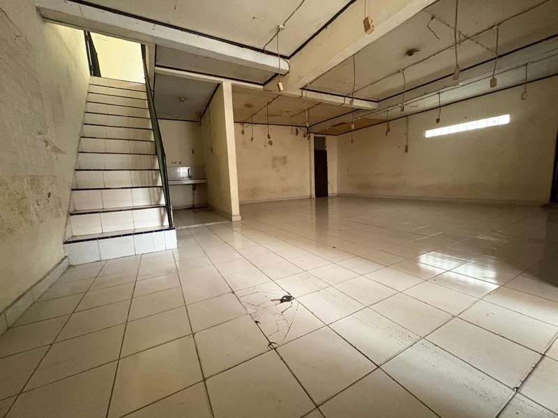 Rumah Jl Laksa Luas 79m2, Jembatan Lima, Jakarta Barat Daerah strategis