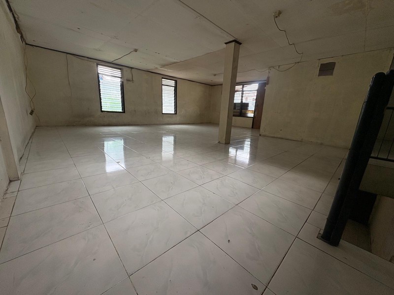 Rumah Jl Laksa Luas 79m2, Jembatan Lima, Jakarta Barat Daerah strategis