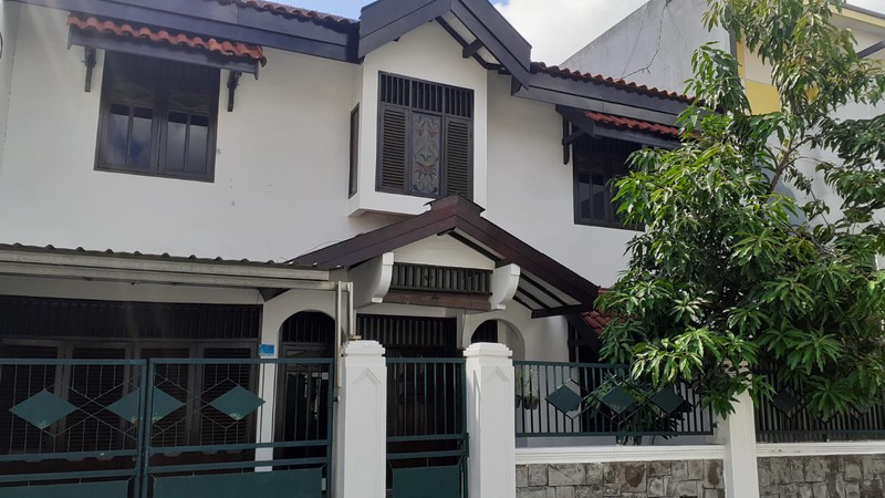 DIJUAL RUMAH 2 LANTAI TENGGILIS RUMAH PUTIH SIAP HUNI