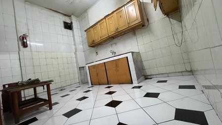 Rumah Jl Laksa Luas 60m2, Jembatan Lima, Jakarta Barat Daerah strategis