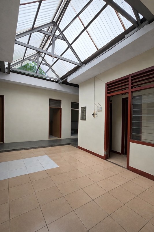 Rumah Kos-kosan 8 Kamar di Radio Dalam