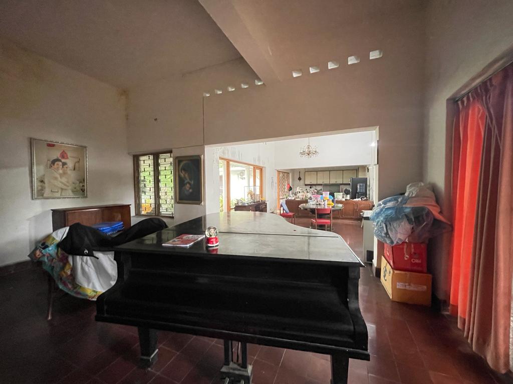 Di Jual Rumah 2 Lantai di Jl. Sisingamangaraja Dekat Area Perkantoran Jaksel