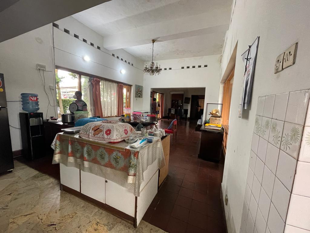 Di Jual Rumah 2 Lantai di Jl. Sisingamangaraja Dekat Area Perkantoran Jaksel