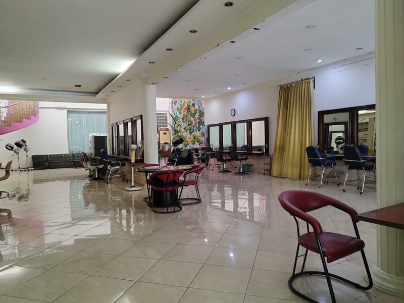 Dijual Komersial Prestisius (Ex Salon) di Jantung Kota Surabaya Jl. Walikota Mustajab