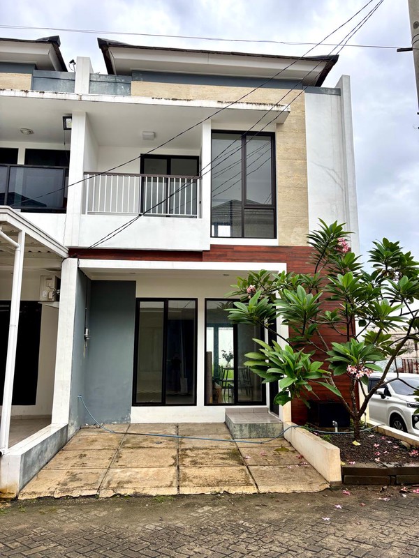 Rumah Bagus, dalam Renovasi, dalam Cluster di Jurang Mangu