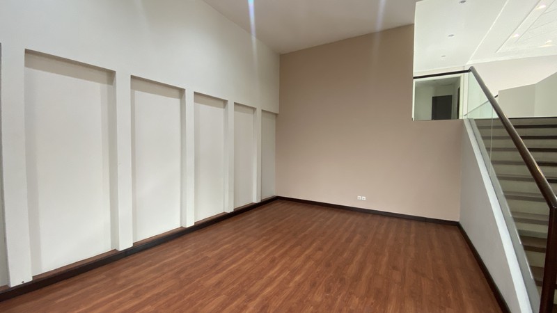 Di Jual Beautiful and Comfy House finished Renovated at Kebayoran  Baru Area