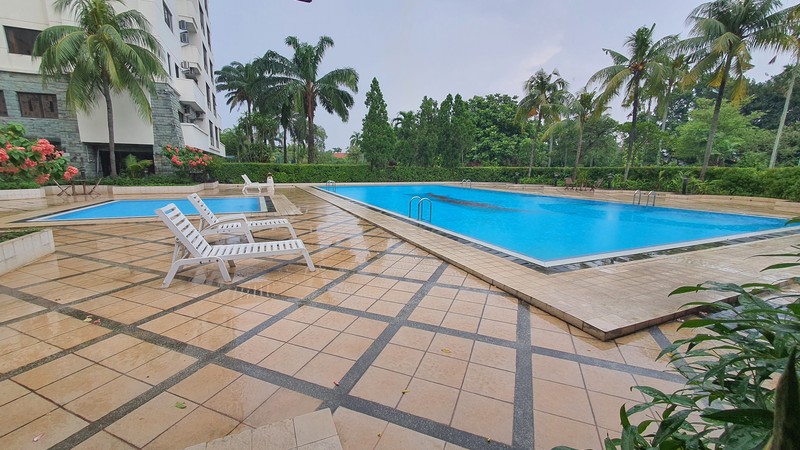 Di Jual COMFY and LUXURIOUS apartments with green Area in Kemang Jakarta Selatan 