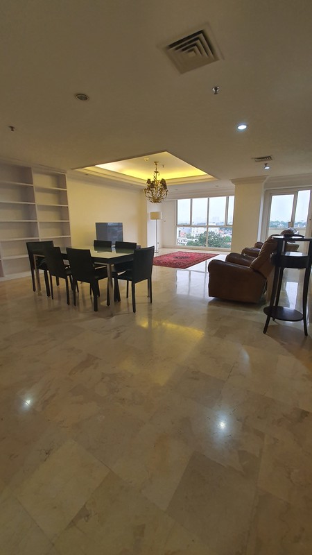 Di Jual COMFY and LUXURIOUS apartments with green Area in Kemang Jakarta Selatan 