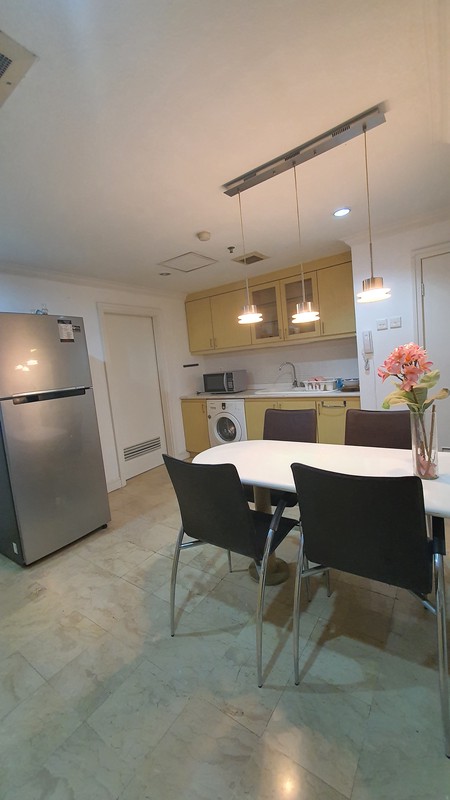 Di Jual COMFY and LUXURIOUS apartments with green Area in Kemang Jakarta Selatan 