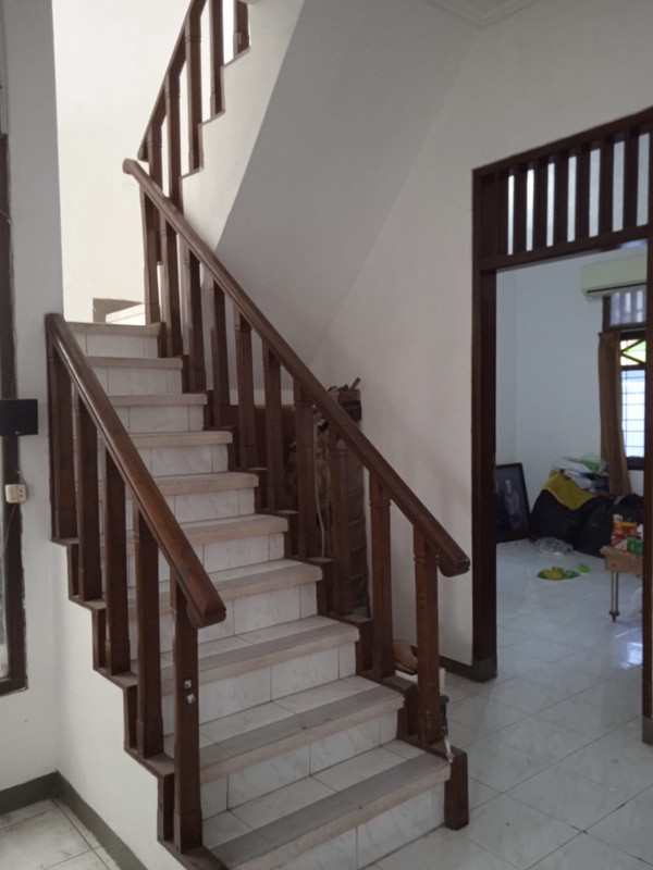 DIJUAL CEPAT RUMAH 2 LANTAI TENGGILIS UTARA SIAP HUNI